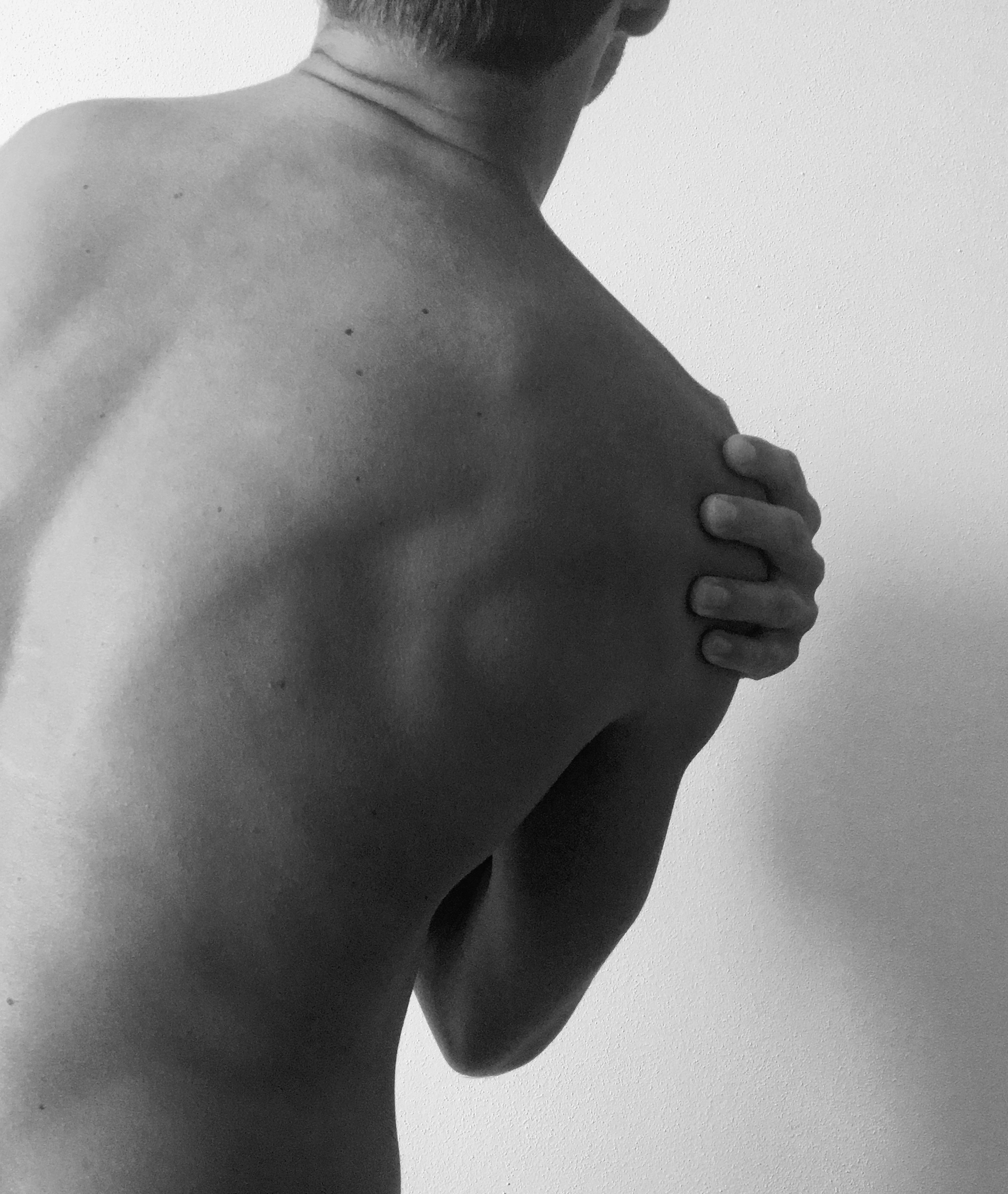 3 esercizi miracoli per eliminare il dolore della spalla